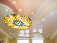 Глянцевые натяжные потолки